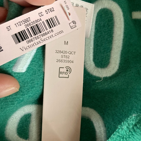 RFID Green Victoria’s Secret shorts - Picture 6 of 8